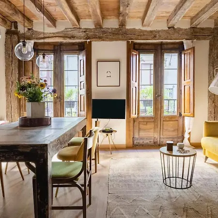 Aston - Todo El Encanto Del Casco Viejo De بلباو