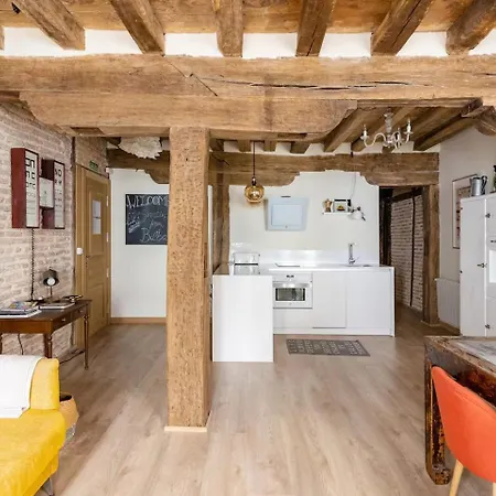 Aston - Todo El Encanto Del Casco Viejo De * Μπιλμπάο