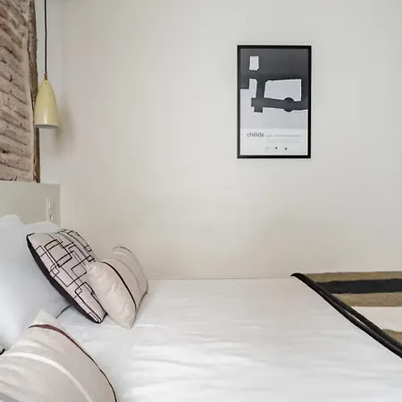 Aston - Todo El Encanto Del Casco Viejo De بلباو